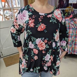 Handkerchief Hem w/ Pockets Top